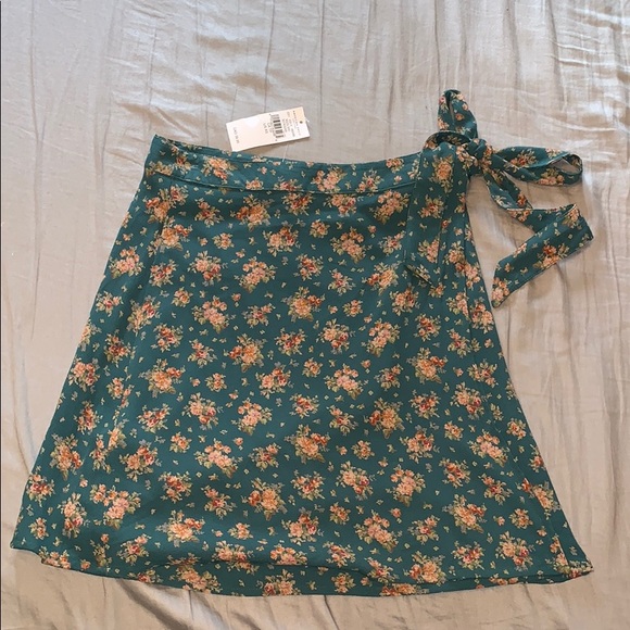 American eagle wrap skirt! - Picture 3 of 6